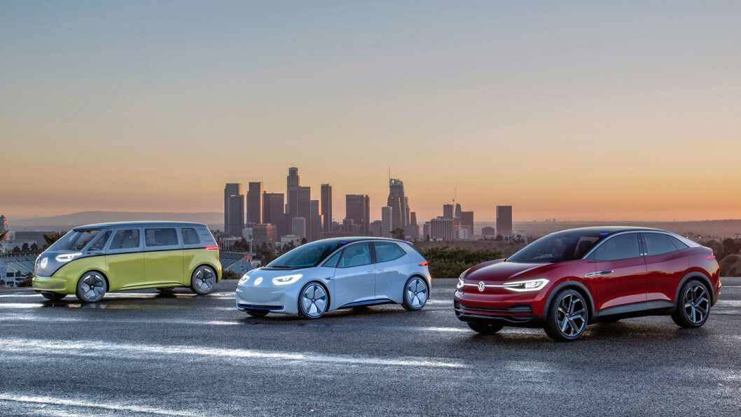 NYE KONSEPTER: Volkswagens modellrekke I.D, er konstruert som elbil helt fra grunnen – og har en helt annen fleksibilitet enn dagens elbiler, som i stor grad er forhjulsdrevne og basert på fossile biler. Her er modellene Buzz (f.v.), Neo og Crozz. Foto: Volkswagen AG NYE KONSEPTER: Volkswagens modellrekke I.D, er konstruert som elbil helt fra grunnen – og har en helt annen fleksibilitet enn dagens elbiler, som i stor grad er forhjulsdrevne og basert på fossile biler. Her er modellene Buzz (f.v.), Neo og Crozz. Foto: Volkswagen AG