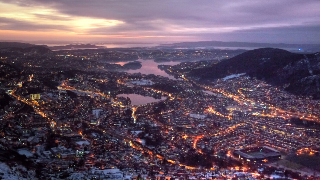 ENDRET: Et knapt flertall i Bergen mener det er greit å bruke bompenger til å utbedre buss og bane. Foto: Mariusz Kuzniak, Flickr ENDRET: Et knapt flertall i Bergen mener det er greit å bruke bompenger til å utbedre buss og bane. Foto: Mariusz Kuzniak, Flickr
