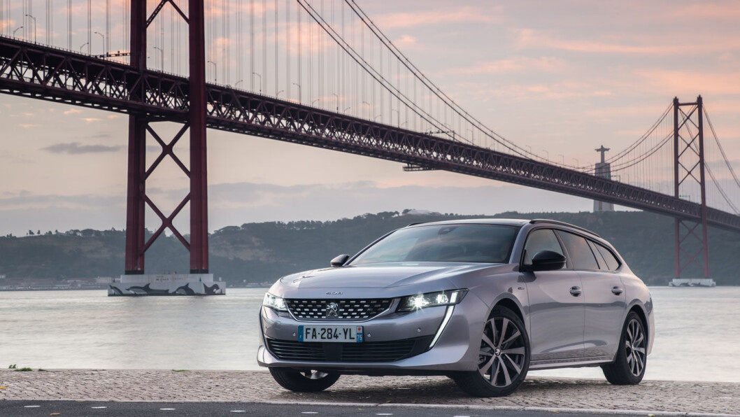 LINJELEKKER: Peugeot 508 SW ønsker å markere seg i den prestisjetunge klassen av mindre stasjonsvogner. Modellen er klar for Norge i disse dager. LINJELEKKER: Peugeot 508 SW ønsker å markere seg i den prestisjetunge klassen av mindre stasjonsvogner. Modellen er klar for Norge i disse dager.