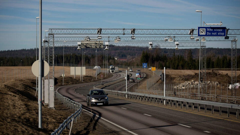 KAN SNART FORTSETTE: Her stopper den firefelts motorveien fra Kløfta til Nybakk i Akershus. Nå vil Nye Veier få oppdraget med å bygge nye E16 videre til neste firefeltsvei ved Slomarka like øst for Skarnes. Foto: Espen Røst