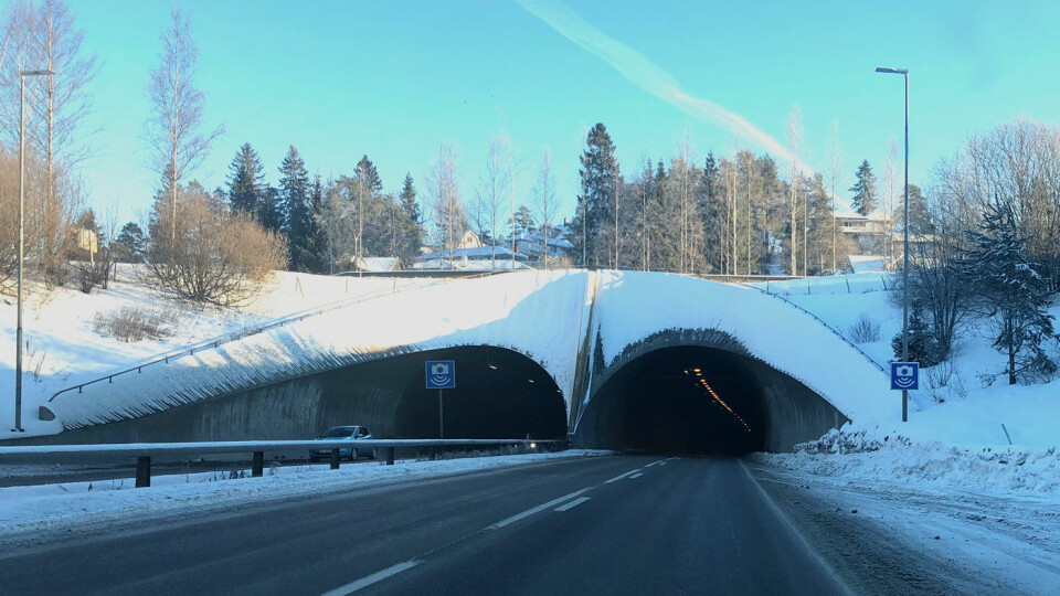 NORSKTOPPEN: Ingen steder suser flere biler forbi en operativ fotoboks enn i Rælingstunnelen på riksvei 159 mot Lillestrøm. Her røk 71 førerkort i 2018.