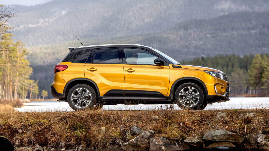 OPP, OPP, OPP: Suzuki Vitara er en av bilene som får dramatisk høyere avgifter. Foto: Tomm W. Christiansen OPP, OPP, OPP: Suzuki Vitara er en av bilene som får dramatisk høyere avgifter. Foto: Tomm W. Christiansen