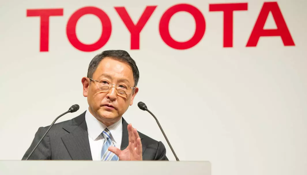 FORVIRRER: Kort tid etter at Toyota annonserte store planer for elbiler, hevder toppsjefen Akio Toyoda nå at de er «overhypet».