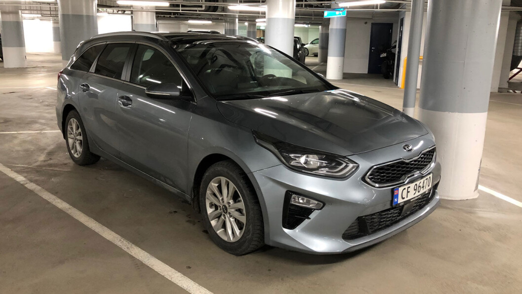 GRÅTT OG GODT: Kia Ceed i stasjonsvognutgave gjør ikke mye ut av seg, men er blitt en av de beste – og største – bilene i klassen. Foto: Øivind A. Monn-Iversen GRÅTT OG GODT: Kia Ceed i stasjonsvognutgave gjør ikke mye ut av seg, men er blitt en av de beste – og største – bilene i klassen. Foto: Øivind A. Monn-Iversen