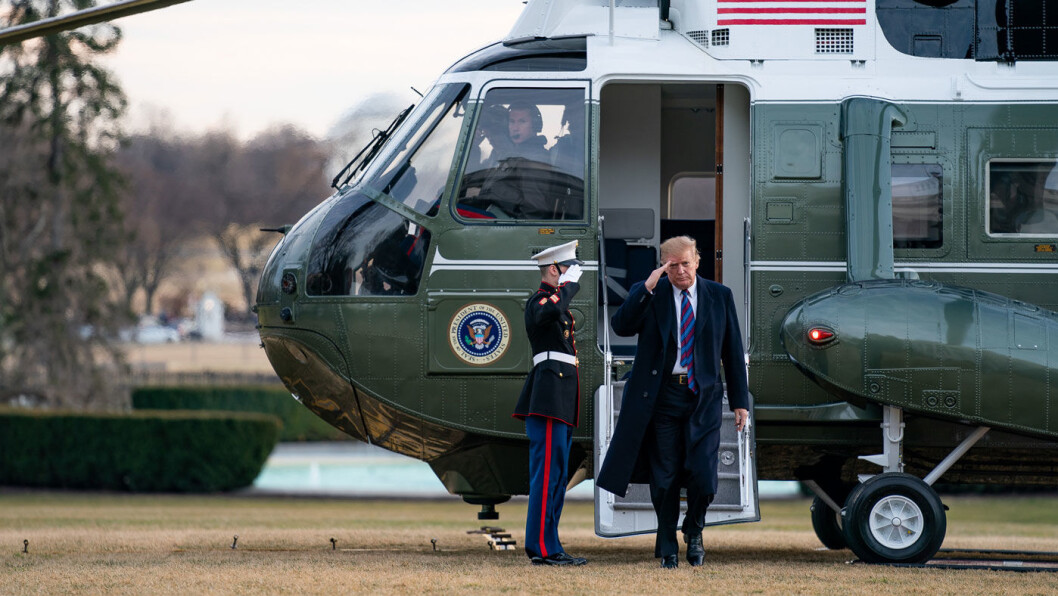 TRAPPER OPP: USAs president Donald Trump har fått en rapport som gir ham rask myndighet til å innføre toll på bilimport fra Europa. Foto: Tia Dufour/The White House TRAPPER OPP: USAs president Donald Trump har fått en rapport som gir ham rask myndighet til å innføre toll på bilimport fra Europa. Foto: Tia Dufour/The White House