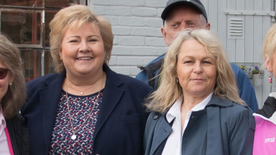 KJØR PÅ: Folkehelseminister Åse Michaelsen (t.h.) har statsminister Erna Solberg i ryggen når hun fjerner den kognitive testen for eldre bilførere og hever aldersgrensen for krav om helseattest fra 75 til 80 år. Foto: Cecilie V. Jensen KJØR PÅ: Folkehelseminister Åse Michaelsen (t.h.) har statsminister Erna Solberg i ryggen når hun fjerner den kognitive testen for eldre bilførere og hever aldersgrensen for krav om helseattest fra 75 til 80 år. Foto: Cecilie V. Jensen