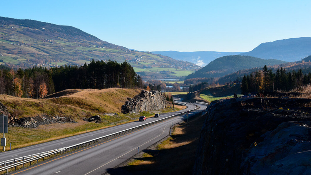 PRISVINNER: E6-strekningen Frya-Otta fikk hedersutmerkelsen «Vakre vegers pris» i 2018. Nå blir det ny pris, bokstavelig talt, for brukerne også… Foto: Knut Opeide, Statens vegvesen PRISVINNER: E6-strekningen Frya-Otta fikk hedersutmerkelsen «Vakre vegers pris» i 2018. Nå blir det ny pris, bokstavelig talt, for brukerne også… Foto: Knut Opeide, Statens vegvesen