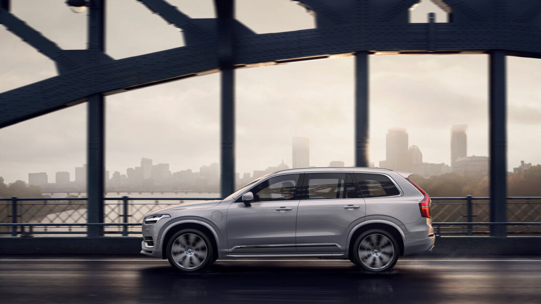 FORFINET: Volvos store SUV, XC90, har fått en facelift etter fire år på markedet. I endringene inngår også muligheten for en såkalt mild hybrid. FORFINET: Volvos store SUV, XC90, har fått en facelift etter fire år på markedet. I endringene inngår også muligheten for en såkalt mild hybrid.