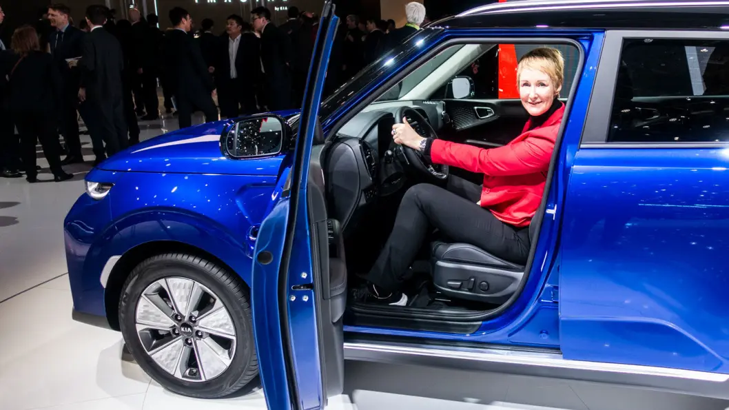 SIKKER: Kia-sjef Irene Solstad er trygg på at nye e-Soul med rekkevidde på 452 km kommer til å bli en hit i Norge. Foto: Peter Raaum SIKKER: Kia-sjef Irene Solstad er trygg på at nye e-Soul med rekkevidde på 452 km kommer til å bli en hit i Norge. Foto: Peter Raaum