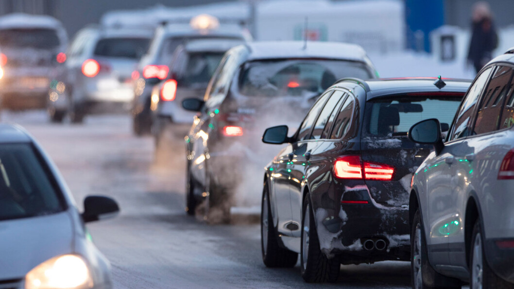 UFORSTÅELIG: Over 33.000 norske biler som kan trille på våre veier er fortsatt ikke forsikret, selv om det koster en bileier over 50.000 i året å ikke ha forsikringen i orden. Foto: Geir Olsen UFORSTÅELIG: Over 33.000 norske biler som kan trille på våre veier er fortsatt ikke forsikret, selv om det koster en bileier over 50.000 i året å ikke ha forsikringen i orden. Foto: Geir Olsen