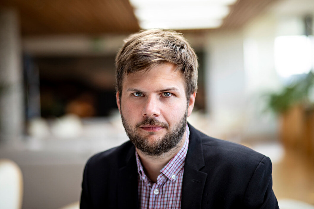 TILBAKEVISER: Bruktbilselgeren skylder på et dårlig system for omregistrering av bruktbiler. – Utsagnet er provoserende for alle som driver lovlydig, sier kommunikasjonssjef Egil Steinsland i Norges Bilbransjeforbund. Foto: Thomas Brun, NTB scanpix TILBAKEVISER: Bruktbilselgeren skylder på et dårlig system for omregistrering av bruktbiler. – Utsagnet er provoserende for alle som driver lovlydig, sier kommunikasjonssjef Egil Steinsland i Norges Bilbransjeforbund. Foto: Thomas Brun, NTB scanpix