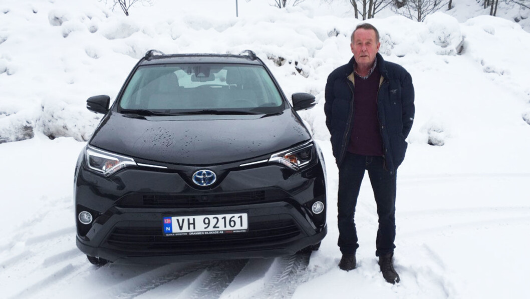 ETTER REPARASJONEN: Slik ser bilen til Johannes Høsflot Klæbo ut nå. Ferdig reparert, og med Ole Jørgen Soelberg som ny, fornøyd eier. ETTER REPARASJONEN: Slik ser bilen til Johannes Høsflot Klæbo ut nå. Ferdig reparert, og med Ole Jørgen Soelberg som ny, fornøyd eier.