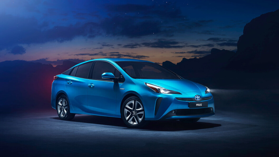 FACELIFT: I forbindelse med lanseringen av firehjulsdrift, har Prius fått litt endrede lykter foran og bak. FACELIFT: I forbindelse med lanseringen av firehjulsdrift, har Prius fått litt endrede lykter foran og bak.