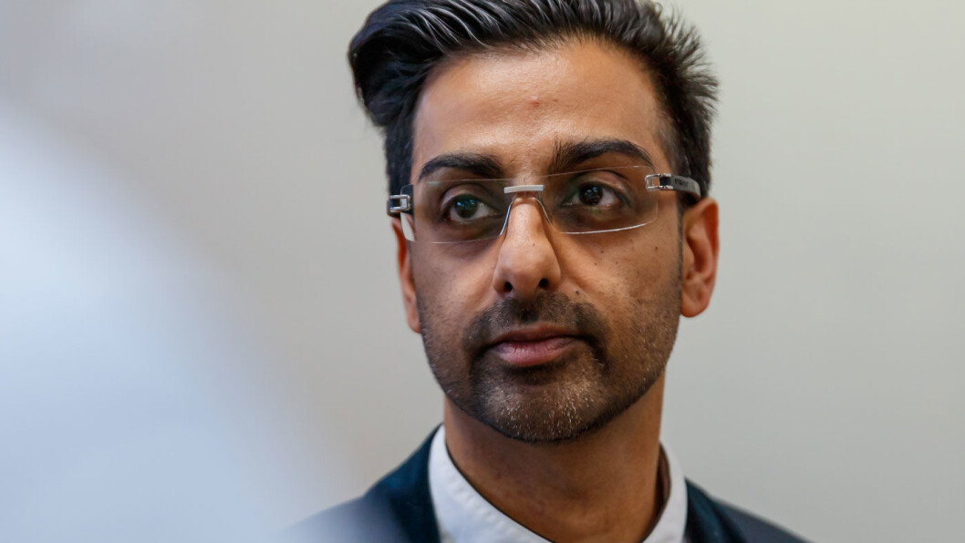 STORT SPØRSMÅL: – Vi skal ikke bare tegne selve bilen, i stadig større grad skal vi skaffe oss dypere forståelse av hva bilen skal være i våre liv, sier Chetan Chohan til Motor STORT SPØRSMÅL: – Vi skal ikke bare tegne selve bilen, i stadig større grad skal vi skaffe oss dypere forståelse av hva bilen skal være i våre liv, sier Chetan Chohan til Motor