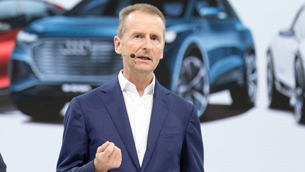 TØFF UKE: Volkswagen-konsernets toppsjef Herbert Diess har hatt en stri uke. Men det kan bli vesentlig verre… Foto: Volkswagen AG TØFF UKE: Volkswagen-konsernets toppsjef Herbert Diess har hatt en stri uke. Men det kan bli vesentlig verre… Foto: Volkswagen AG