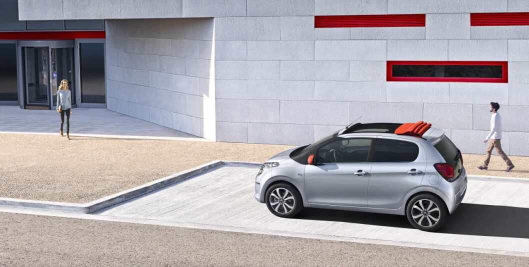 FIRE SETER: Citroen C1 koster bare 133.000 kroner og er Norges billigste bil med fire seter. Foto: Citroen FIRE SETER: Citroen C1 koster bare 133.000 kroner og er Norges billigste bil med fire seter. Foto: Citroen