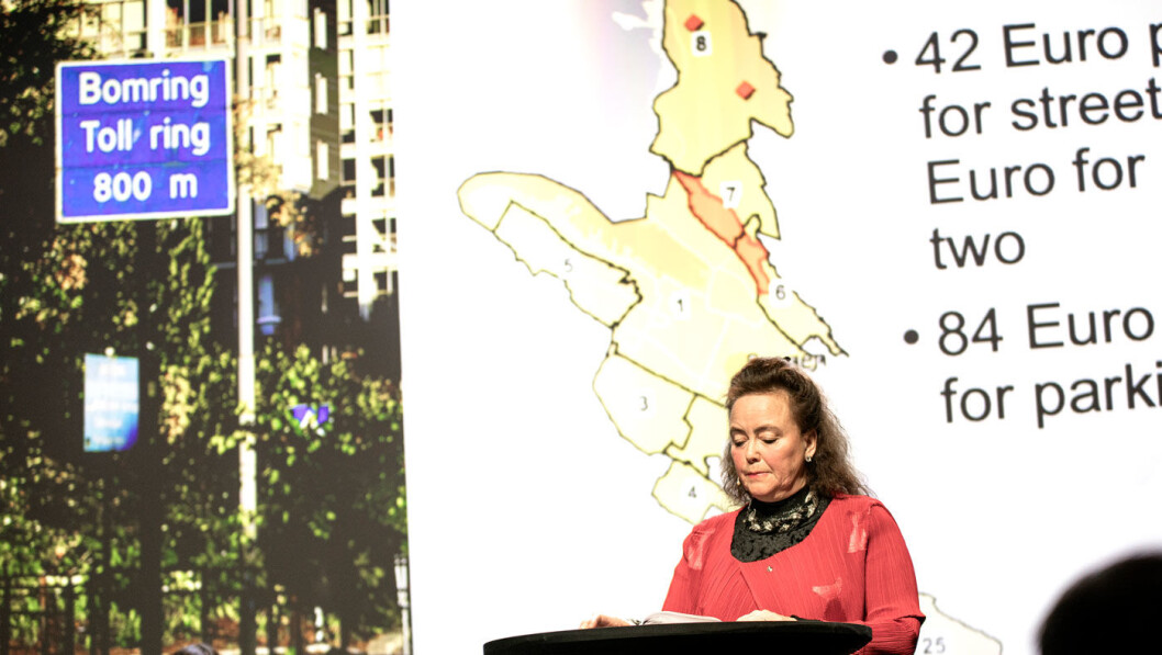DYRE OMKOSTNINGER: Rente, administrasjon og gammel moro stikker av med 9 av de 20 milliarder kronene som Bergenspolitikerne og Anna Elisa Tryti, byråd for byutvikling, skal ta inn. Foto: Tomm W. Christiansen DYRE OMKOSTNINGER: Rente, administrasjon og gammel moro stikker av med 9 av de 20 milliarder kronene som Bergenspolitikerne og Anna Elisa Tryti, byråd for byutvikling, skal ta inn. Foto: Tomm W. Christiansen