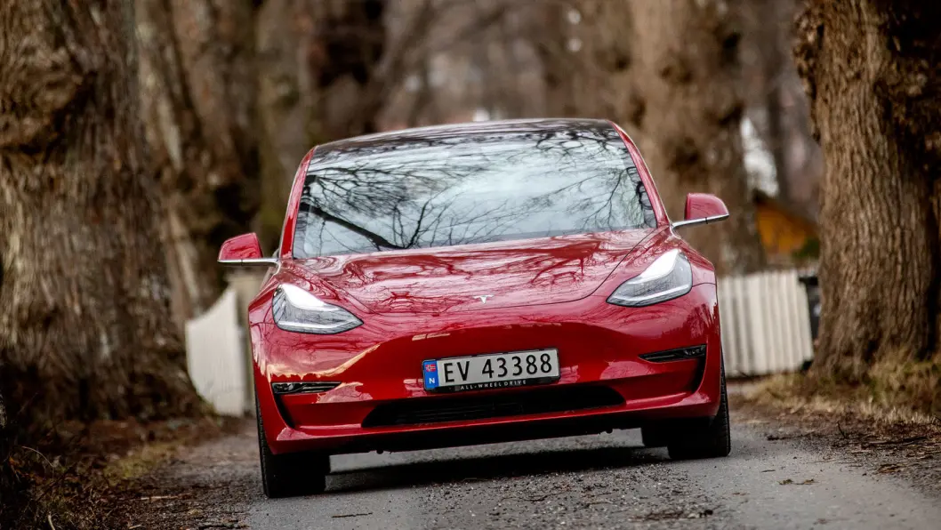 FAVORITT: Tesla Model 3 er ikke bare populær på det norske markedet. Nå er den en av sju kandidater til tittelen «Årets bil i Europa». Foto: Tomm W. Christiansen FAVORITT: Tesla Model 3 er ikke bare populær på det norske markedet. Nå er den en av sju kandidater til tittelen «Årets bil i Europa». Foto: Tomm W. Christiansen