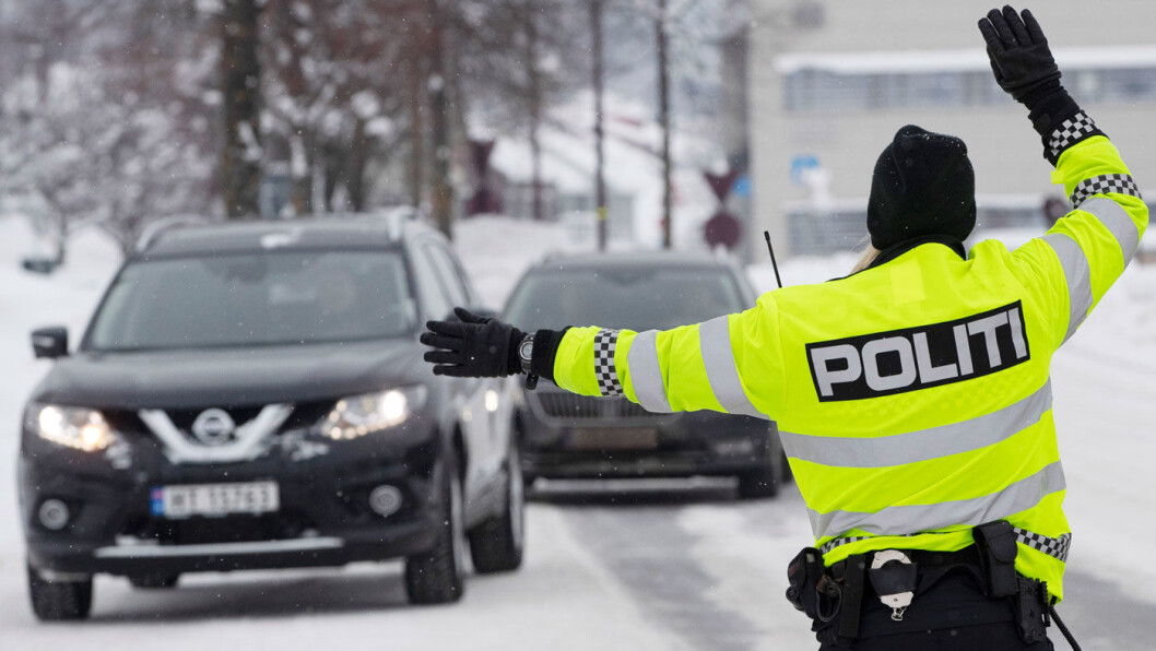 I KIKKERTEN: UP ser mer enn du tror i trafikken, og i dag vil de vinke inn flere fartssyndere enn noen gang før. Foto: Geir Olsen I KIKKERTEN: UP ser mer enn du tror i trafikken, og i dag vil de vinke inn flere fartssyndere enn noen gang før. Foto: Geir Olsen