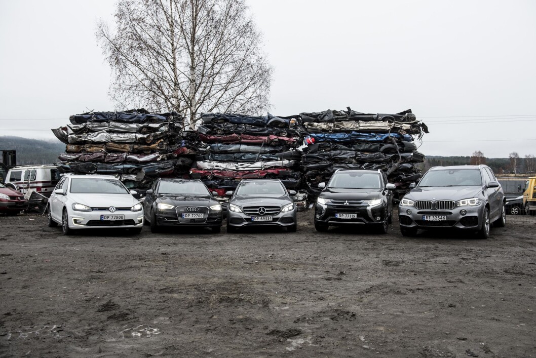POPULÆRE LADBARE: Hele 89 prosent av alle Mitsubishi Outlander og over 50 prosent av alle VW Passat som ble solgt i mai, var ladbare hybrider. Flere nye modeller bidrar til økt salg. Foto: Jon Terje Hellgren Hansen POPULÆRE LADBARE: Hele 89 prosent av alle Mitsubishi Outlander og over 50 prosent av alle VW Passat som ble solgt i mai, var ladbare hybrider. Flere nye modeller bidrar til økt salg. Foto: Jon Terje Hellgren Hansen