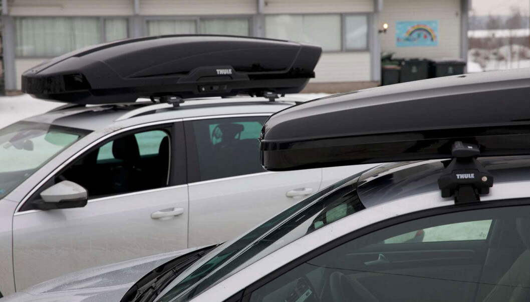 <span class=" font-weight-bold" data-lab-font_weight_desktop="font-weight-bold">TUNG LAST: </span>Takboksen gir et betydelig vektpåslag på bilen, og endrer også kjøreegenskapene. Men mange biler har ikke angitt lovlig taklast i vognkortet. <span class=" font-weight-bold" data-lab-font_weight_desktop="font-weight-bold">TUNG LAST: </span>Takboksen gir et betydelig vektpåslag på bilen, og endrer også kjøreegenskapene. Men mange biler har ikke angitt lovlig taklast i vognkortet.