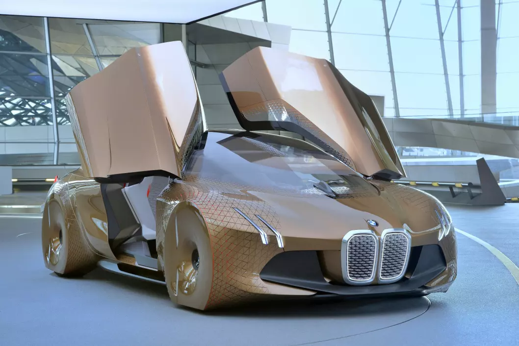 HIGH-TECH: Teknologien og designen i det nye flaggskipet vil være mye av det samme som i Vision Next 100, konseptbilen som BMW viste i mars. Foto: BMW