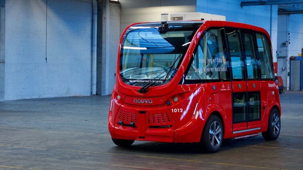 IKKE FEILFRI: I fjor sommer ble det satt inn to selvkjørende busser til å frakte badegjester til stranda på Fornebu i Bærum. Nå har Ruter evaluert prosjektet. Foto: Jannie/Autonomous Mobility IKKE FEILFRI: I fjor sommer ble det satt inn to selvkjørende busser til å frakte badegjester til stranda på Fornebu i Bærum. Nå har Ruter evaluert prosjektet. Foto: Jannie/Autonomous Mobility