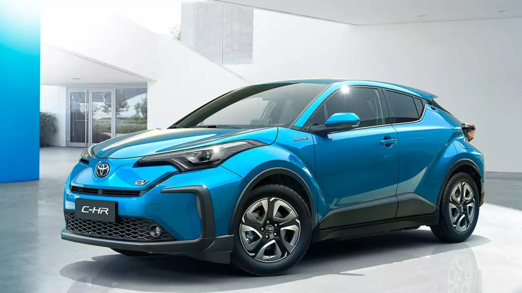 FØRST I KØEN: Mellomklasse-SUV’en C-HR er først ut av bilene Toyota forbereder i batterielektrisk utgave på verdensmarkedet. Foto: Toyota Motor