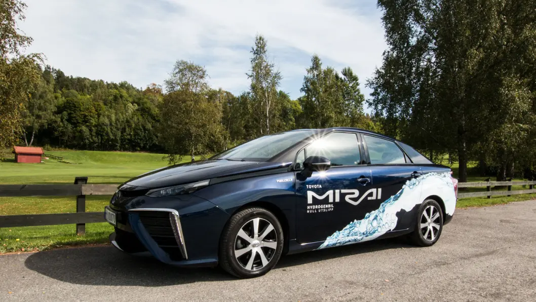 FØRSTE GENERASJON: Toyota Mirai. FØRSTE GENERASJON: Toyota Mirai.