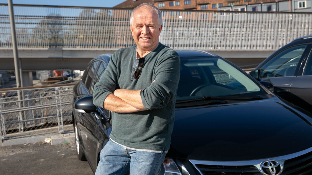 KAN SKJE ALLE: Det var sønnen til Per Øyvind som forårsaket skaden, men han tok det hele med et smil. – Sånt kan skje den beste! KAN SKJE ALLE: Det var sønnen til Per Øyvind som forårsaket skaden, men han tok det hele med et smil. – Sånt kan skje den beste!