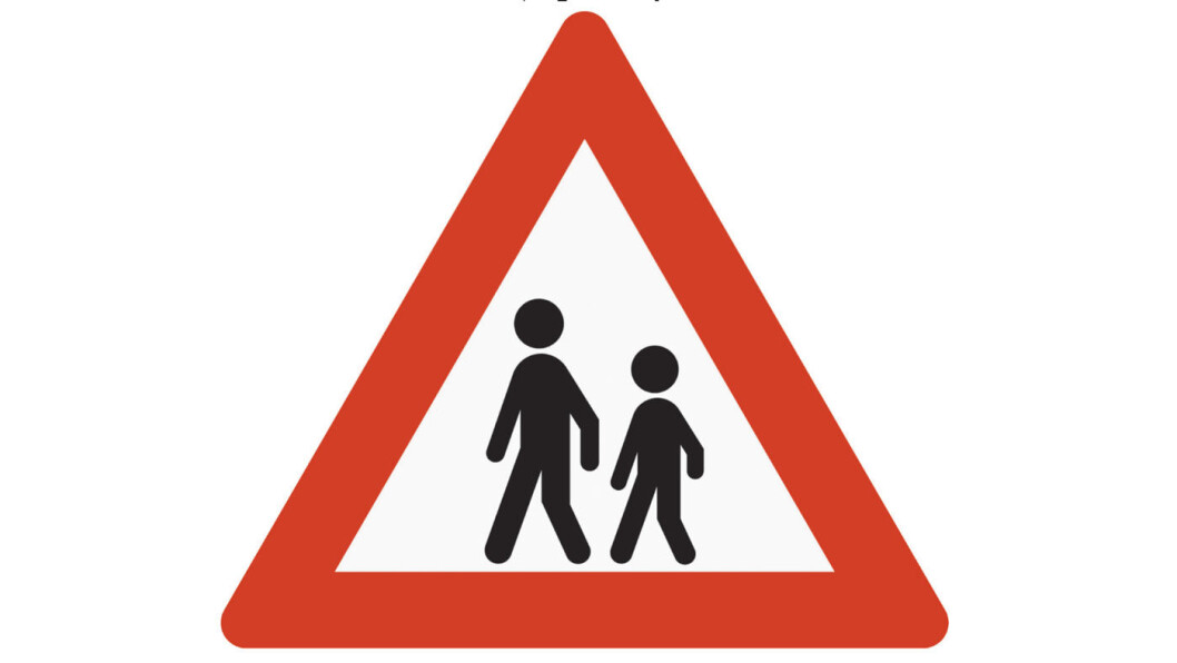 NYE BARN: Slik advares vi mot barn i trafikken i dag, med to robotlignende små personer. NYE BARN: Slik advares vi mot barn i trafikken i dag, med to robotlignende små personer.