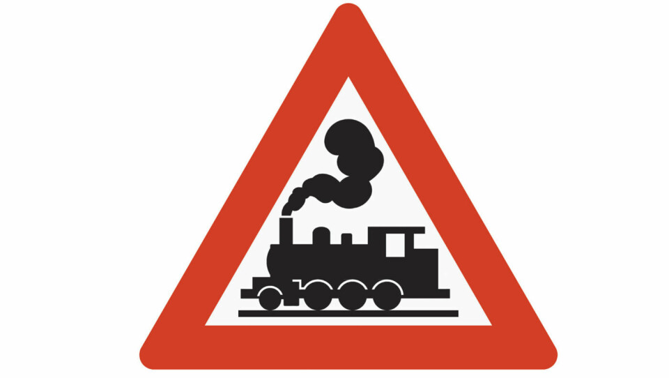DAMPLOKOMOTIV: Vy har ingenting imot at deres tog illustreres med et saktegående damplokomotiv som varsel om planovergang uten bom.