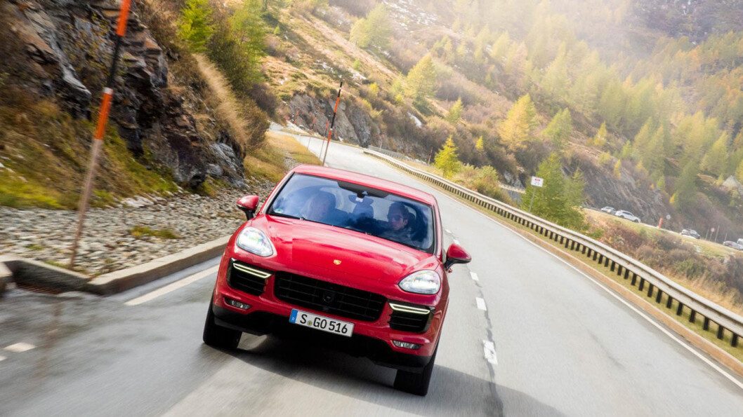 SKANDALE-SUV: Porsche Cayenne er den mest solgte dieselen fra Porsche – og hadde, sammen med Panamera, motorene som ble avslørt i dieseljukset. SKANDALE-SUV: Porsche Cayenne er den mest solgte dieselen fra Porsche – og hadde, sammen med Panamera, motorene som ble avslørt i dieseljukset.