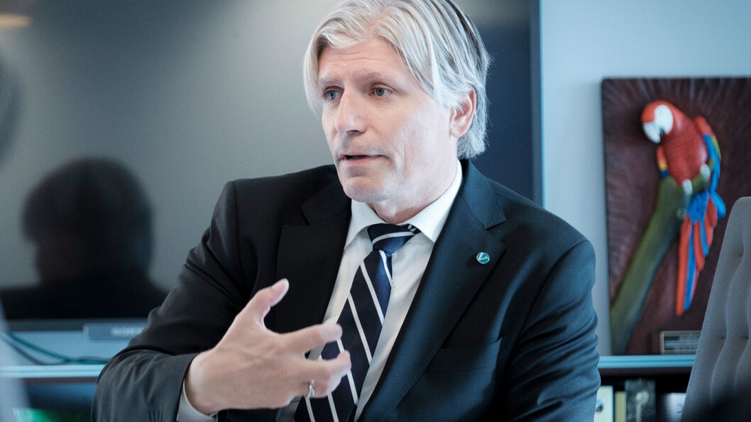 HELT TRYGT: Klima- og miljøminister Ola Elvestuen (V) var i krystallklar i et intervju med Motor for et snaut år siden: – Som forbruker skal du være trygg på at det kommer en systematisk utbygging med flere fyllestasjoner. HELT TRYGT: Klima- og miljøminister Ola Elvestuen (V) var i krystallklar i et intervju med Motor for et snaut år siden: – Som forbruker skal du være trygg på at det kommer en systematisk utbygging med flere fyllestasjoner.