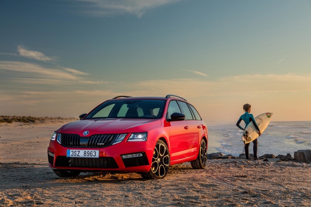FULL PAKKE: Vinterpakken til Skoda er en utstyrspakke som egentlig burde hatt navnet helårspakke. Parkeringsvarmeren gjør det mulig å avkjøle eller varme opp kupeen før du setter deg inn. FULL PAKKE: Vinterpakken til Skoda er en utstyrspakke som egentlig burde hatt navnet helårspakke. Parkeringsvarmeren gjør det mulig å avkjøle eller varme opp kupeen før du setter deg inn.