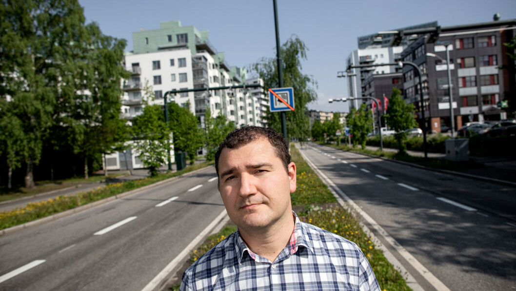 FORTVILER: – Vi blir i verste fall belastet dobbelt så mye som alle andre, selv der vi ikke skulle blitt belastet i det hele tatt, sier Mirko Malavrazic, styreleder i Volvat borettslag. Foto: Tomm W. Christiansen FORTVILER: – Vi blir i verste fall belastet dobbelt så mye som alle andre, selv der vi ikke skulle blitt belastet i det hele tatt, sier Mirko Malavrazic, styreleder i Volvat borettslag. Foto: Tomm W. Christiansen