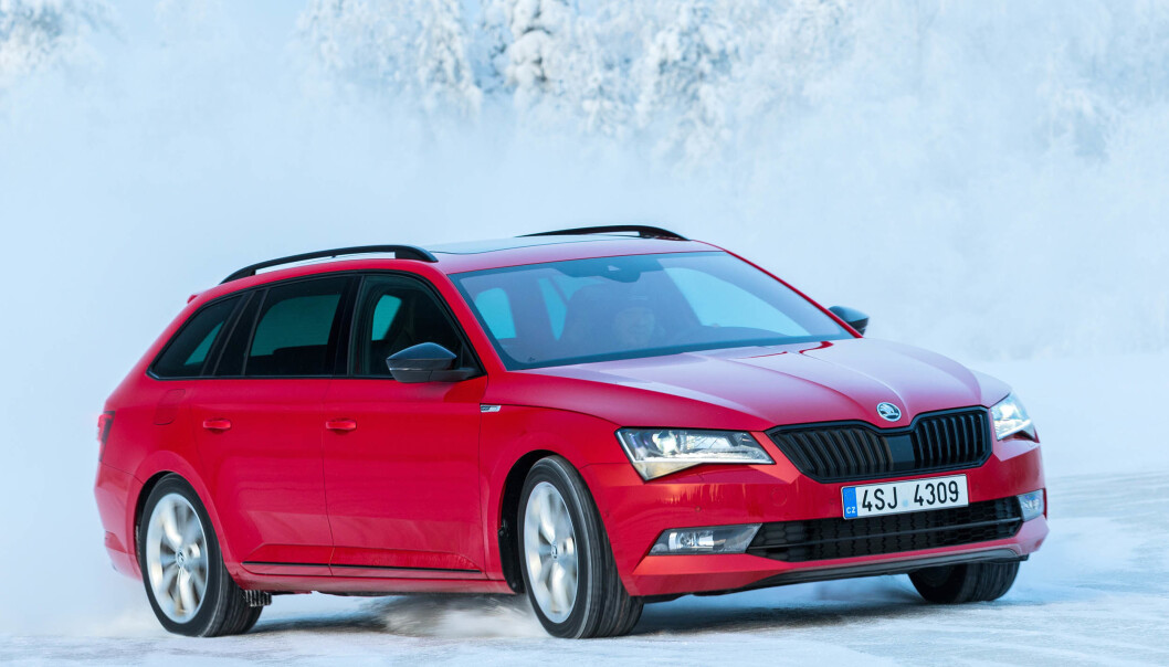 <span class=" font-weight-bold" data-lab-font_weight_desktop="font-weight-bold">SKUFFENDE: </span>Skoda kommer ikke bra ut av undersøkelsen om lakk- og rust blant svenske eiere, og havner nest nederst, sammen med Tesla. <span class=" font-weight-bold" data-lab-font_weight_desktop="font-weight-bold">SKUFFENDE: </span>Skoda kommer ikke bra ut av undersøkelsen om lakk- og rust blant svenske eiere, og havner nest nederst, sammen med Tesla.