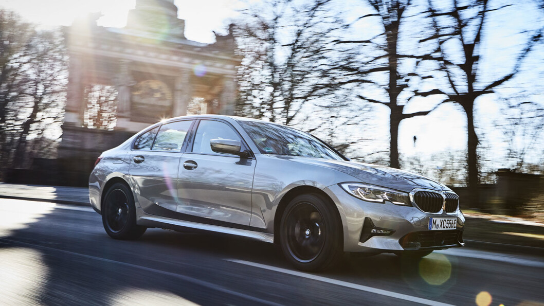 POPULÆR: BMW 330s Sedan. POPULÆR: BMW 330s Sedan.