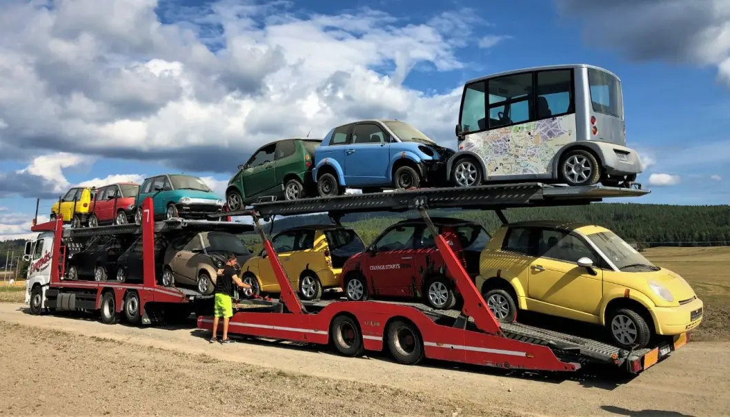 <span class=" font-weight-bold" data-lab-font_weight_desktop="font-weight-bold">TIL MUSEUM: </span>Think var bestselgeren frem til Mitsubishi i-MiEV og deretter Nissan Leaf dukket opp i 2010/2011. Her fraktes noen av dem til Norsk Kjøretøyhistorisk museum. <span class=" font-weight-bold" data-lab-font_weight_desktop="font-weight-bold">TIL MUSEUM: </span>Think var bestselgeren frem til Mitsubishi i-MiEV og deretter Nissan Leaf dukket opp i 2010/2011. Her fraktes noen av dem til Norsk Kjøretøyhistorisk museum.