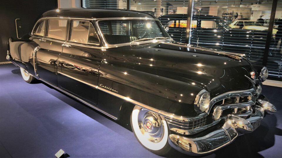 CADILLAC: Denne Cadillacen var også Kong Olav sin. Han kjøpte den i 1951. Men den er beholdt i «kongelig kvalitet». Foto: Geir Røed