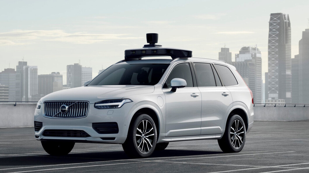 KJØRER SELV: Basisutgaven av Volvo XC90 er utgangspunkt for den første selvkjørende bilen fra samarbeidsprosjektet til Volvo og Uber. Foto: Volvo Cars KJØRER SELV: Basisutgaven av Volvo XC90 er utgangspunkt for den første selvkjørende bilen fra samarbeidsprosjektet til Volvo og Uber. Foto: Volvo Cars