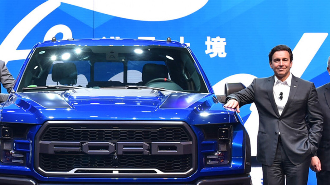 FESTBREMS: Tidligere Ford-sjef Mark Fields tror på elektrifisering av bilen, men frykter at mange har urealistisk optimistiske forventninger. Foto: Ford Motor Company FESTBREMS: Tidligere Ford-sjef Mark Fields tror på elektrifisering av bilen, men frykter at mange har urealistisk optimistiske forventninger. Foto: Ford Motor Company