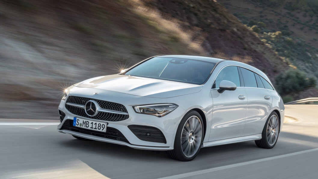 LEKKER: Denne linjelekre stasjonsvognen fra Mercedes, kalt CLA Shooting Brake, er en A-klasse fram til hekken – før et større bagasjerom gjør den til en liten familiebil. Foto: Daimler LEKKER: Denne linjelekre stasjonsvognen fra Mercedes, kalt CLA Shooting Brake, er en A-klasse fram til hekken – før et større bagasjerom gjør den til en liten familiebil. Foto: Daimler
