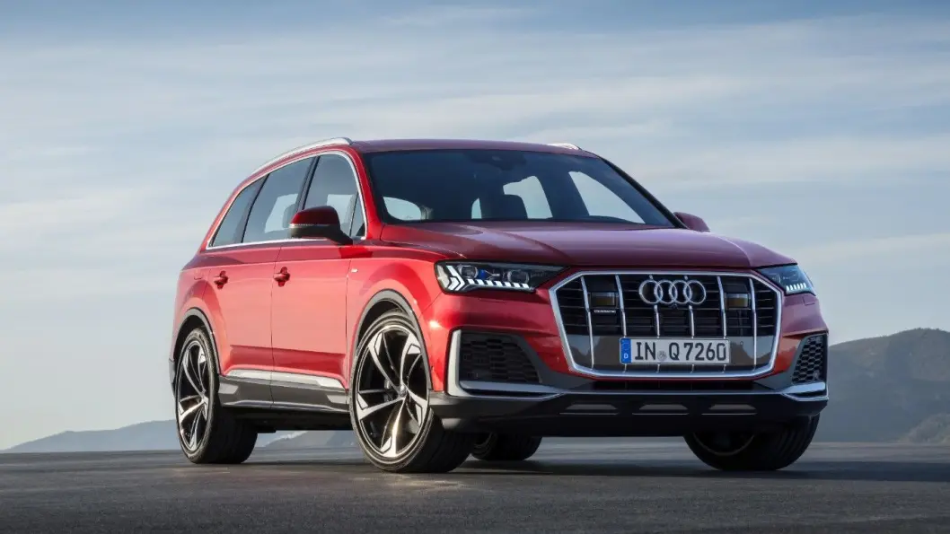 OPPFRISKET: Audis store familie-SUV Q7 får en godt synlig facelift. Viktigere er det at den igjen kommer som ladehybrid. OPPFRISKET: Audis store familie-SUV Q7 får en godt synlig facelift. Viktigere er det at den igjen kommer som ladehybrid.