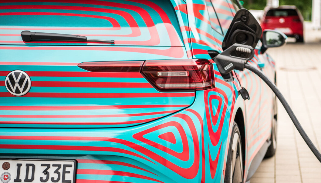 <span class="font-weight-bold" data-lab-font_weight_desktop="font-weight-bold">DABBER AV: </span>ID.3-salget startet lovende, men har raskt dabbet av for VW etter omfattende datatrøbbel. <span class="font-weight-bold" data-lab-font_weight_desktop="font-weight-bold">DABBER AV: </span>ID.3-salget startet lovende, men har raskt dabbet av for VW etter omfattende datatrøbbel.