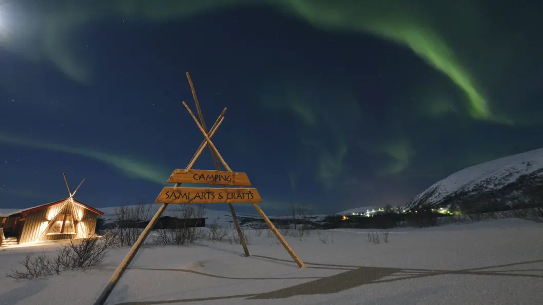 AURORA POLARIS: Stadig flere turister drar til Finnmark midtvinters for å oppleve nordlyset. Foto: Kirsti Krogh AURORA POLARIS: Stadig flere turister drar til Finnmark midtvinters for å oppleve nordlyset. Foto: Kirsti Krogh