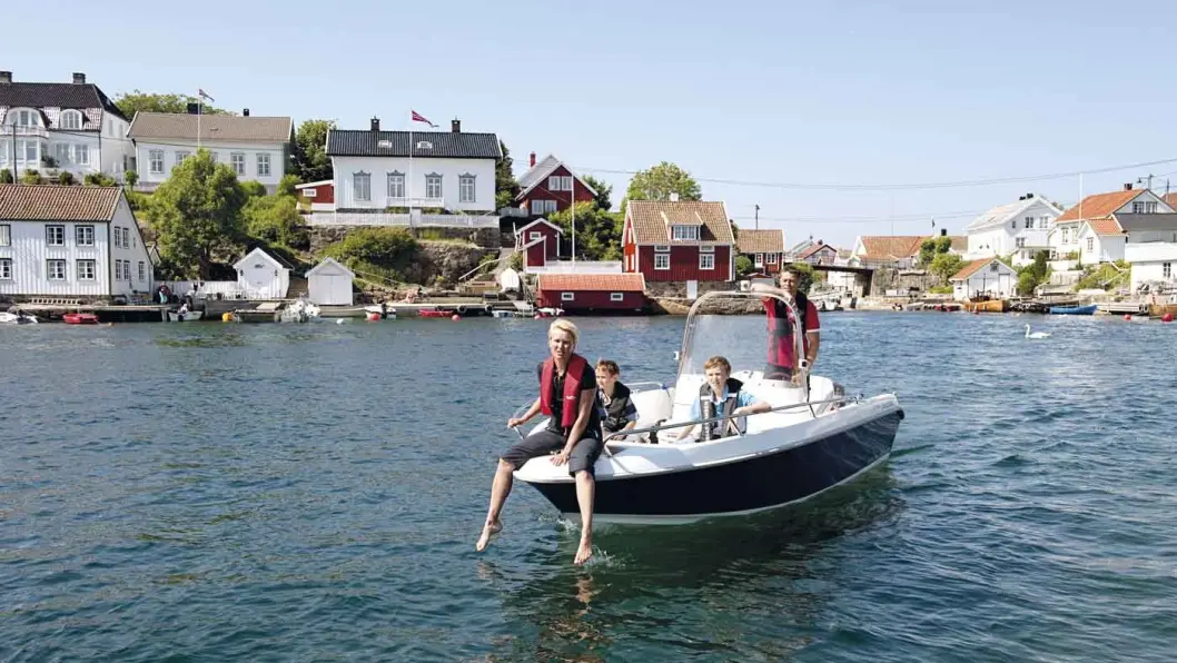EUROPAS BEST BEVARTE TETTSTED: Vannveien er hovedveien gjennom idylliske Lyngør. Foto: Terje Rakke/Nordic Life AS - Visitnorway.com EUROPAS BEST BEVARTE TETTSTED: Vannveien er hovedveien gjennom idylliske Lyngør. Foto: Terje Rakke/Nordic Life AS - Visitnorway.com
