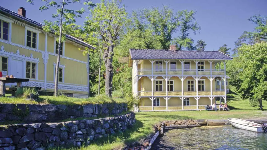 FOR KYSTKULTURINTERESSERTE: På Furøya i Tvedestrandsfjorden har allmennheten overtatt en tidligere skipsredervilla. © Foto: Per Roger Lauritzen FOR KYSTKULTURINTERESSERTE: På Furøya i Tvedestrandsfjorden har allmennheten overtatt en tidligere skipsredervilla. © Foto: Per Roger Lauritzen