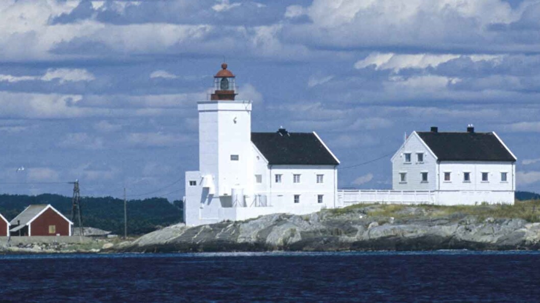 EN NATT PÅ FYRET: Homborsund fyr ved Grimstad er det også mulig å overnatte på for turister. © Foto: Per Roger Lauritzen EN NATT PÅ FYRET: Homborsund fyr ved Grimstad er det også mulig å overnatte på for turister. © Foto: Per Roger Lauritzen