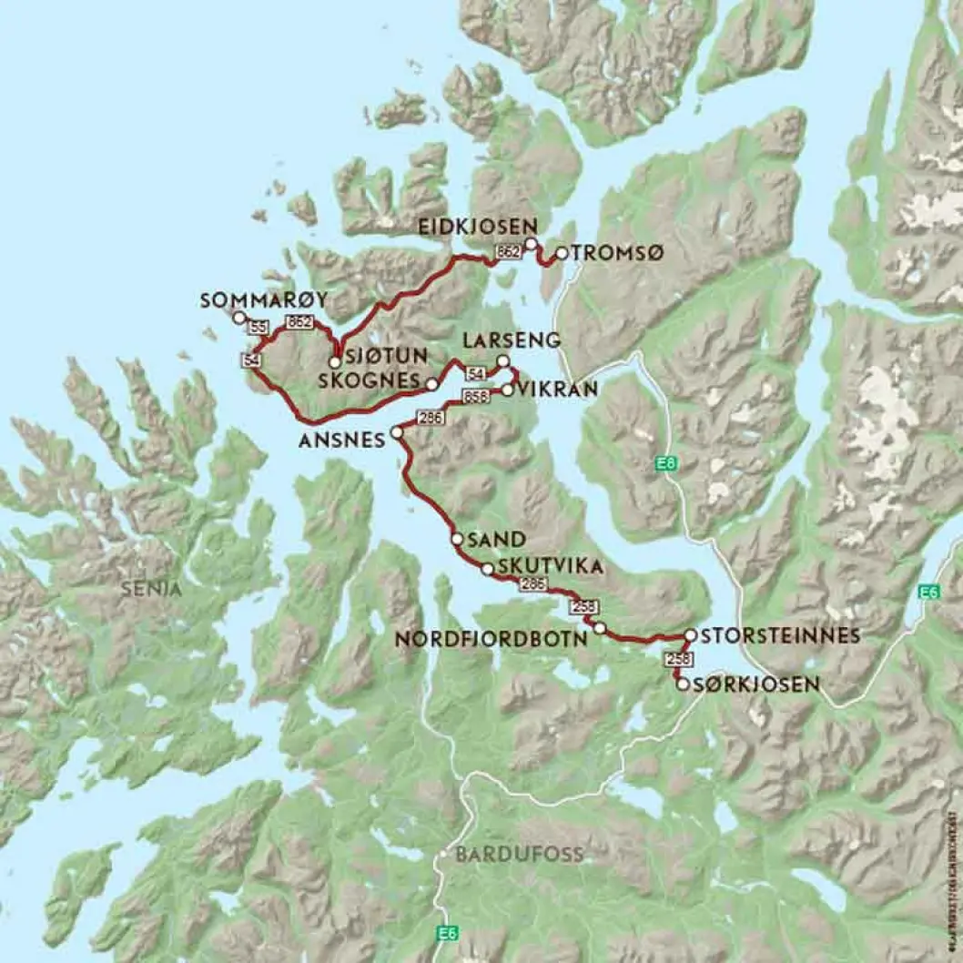VEIFAKTA: Ta av fra E6 ved Tømmerelv og kjør mot på vest på FV858 og FV286 til nytt møte med FV858 under Straumsfjorden. Rundt Kvaløya følger du FV54 til Sommarøy og FV862 til Tromsø. Strekningen er ca. 179 kilometer og kjøretiden 3 timer og 23 minutter ifølge NAF Reiseplanlegger. VEIFAKTA: Ta av fra E6 ved Tømmerelv og kjør mot på vest på FV858 og FV286 til nytt møte med FV858 under Straumsfjorden. Rundt Kvaløya følger du FV54 til Sommarøy og FV862 til Tromsø. Strekningen er ca. 179 kilometer og kjøretiden 3 timer og 23 minutter ifølge NAF Reiseplanlegger.